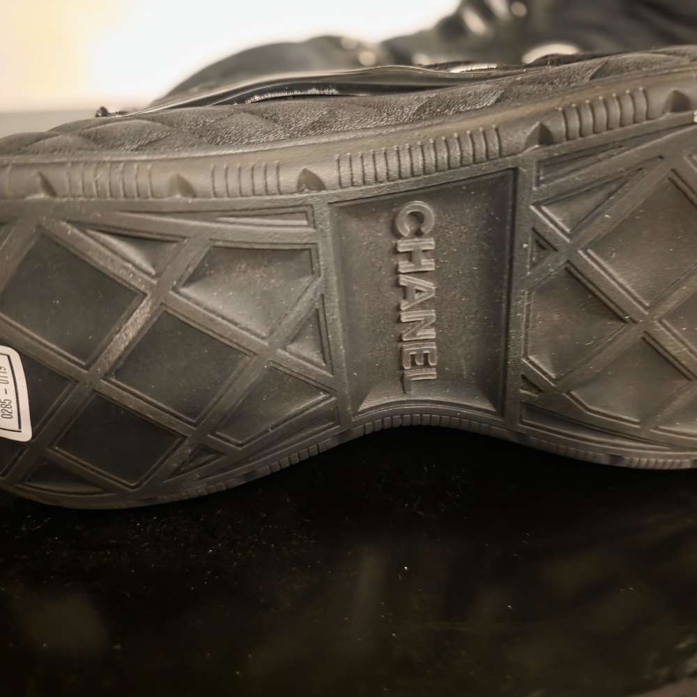 CHANEL Black Women's Lace-Up Sneakers with Logo Accent - Picture 4 of 8